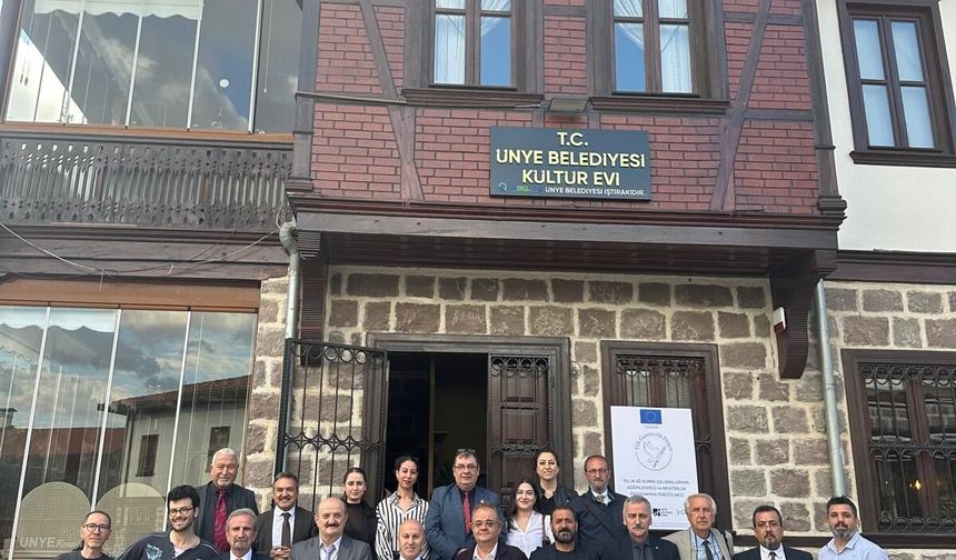 Ankara'da Medya Zirvesi: Gazeteciler Sansür ve Dezenformasyona Karşı Buluştu
