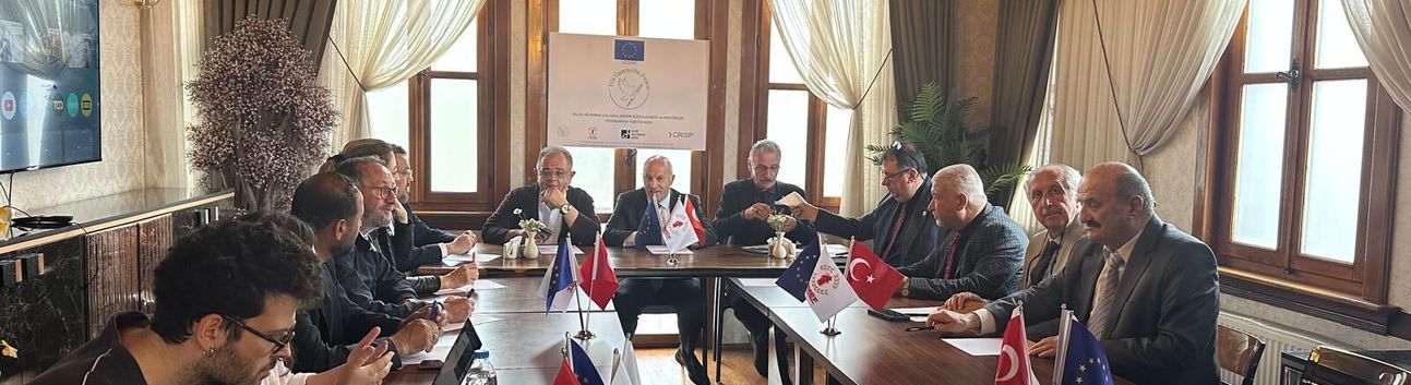 Ankara'da Medya Zirvesi: Gazeteciler Sansür ve Dezenformasyona Karşı Buluştu